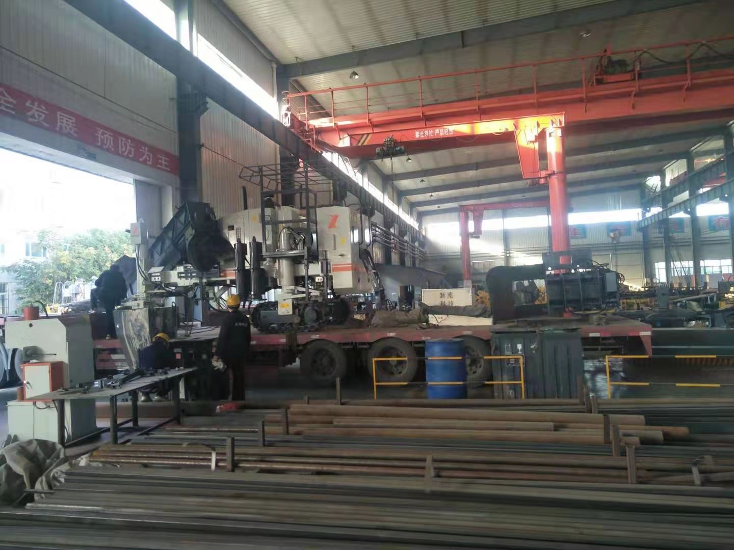 發(fā)車！新路緣混凝土滑模攤鋪機(jī)發(fā)襄陽棗陽，助力公路修筑