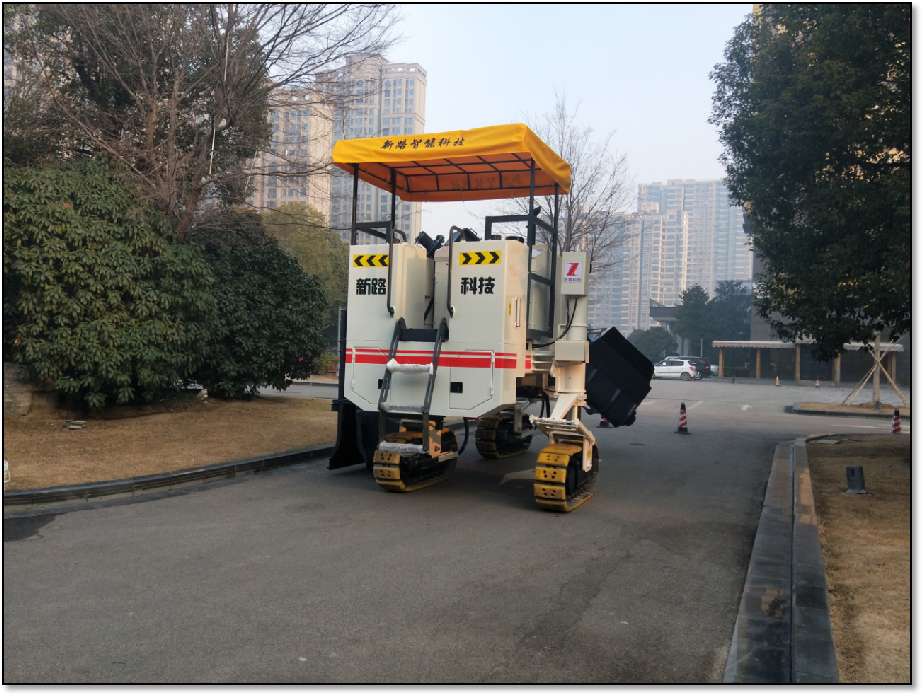 要正確使用操作混凝土路緣石滑模攤鋪機，定期對路緣石滑模機進行保養(yǎng)和維護